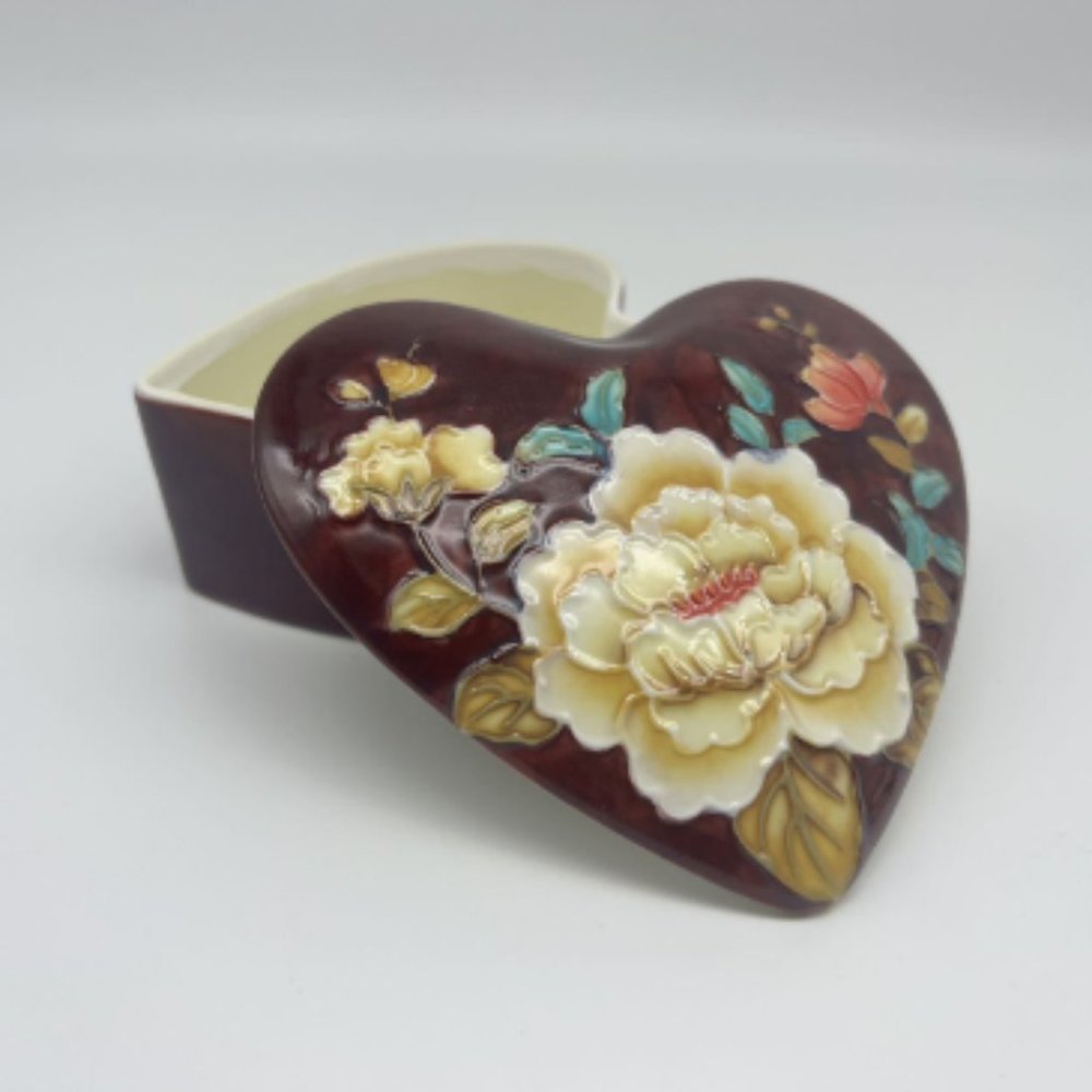 Hand-painted ceramic box